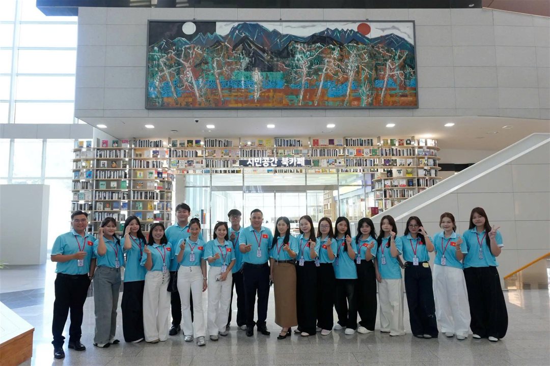 Sinh viên LHU trải nghiệm “lớp học” đặc biệt tại Hàn Quốc